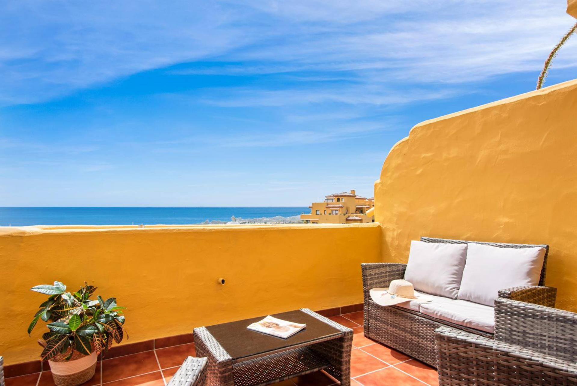Sky And Sea Estepona Penthouse Exterior photo