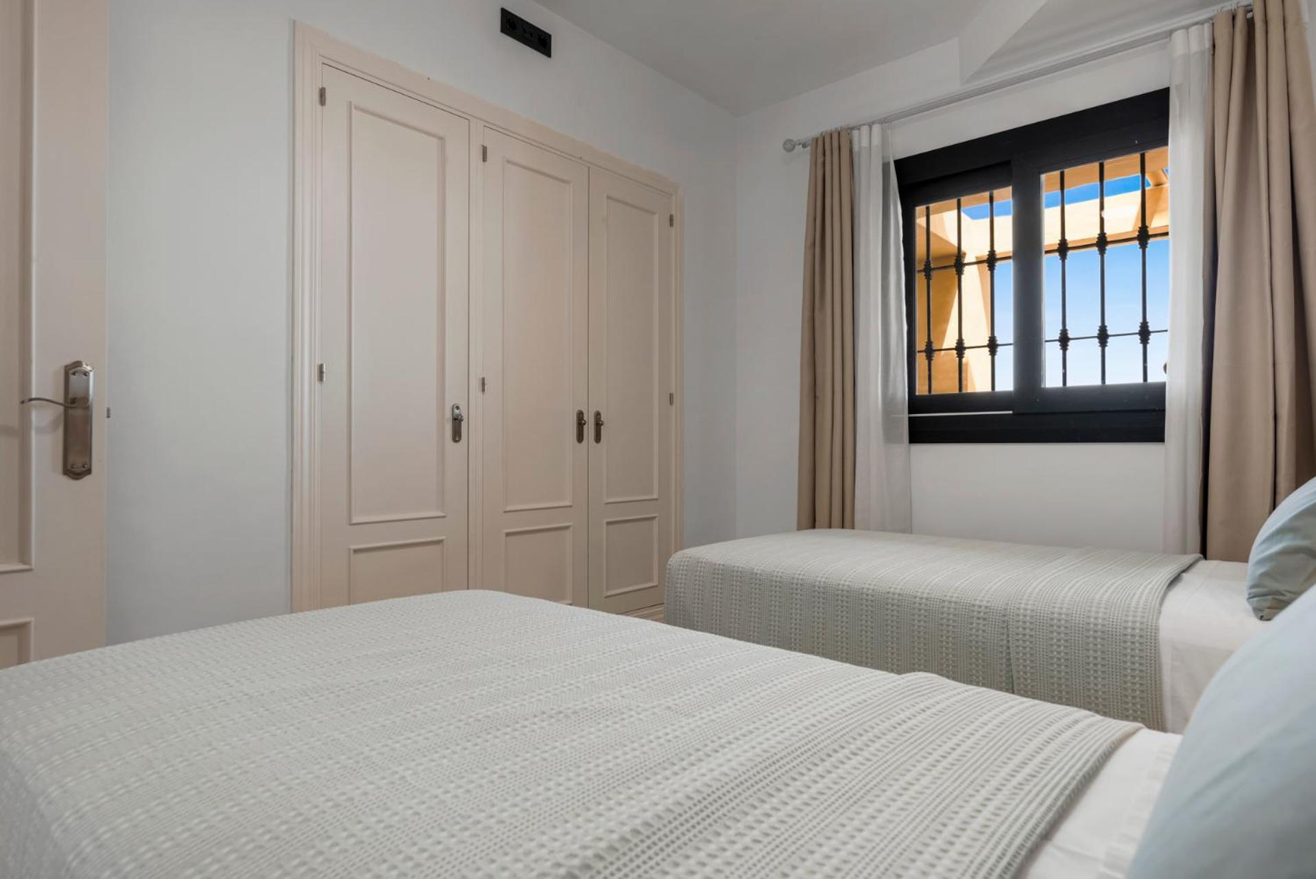 Sky And Sea Estepona Penthouse Exterior photo